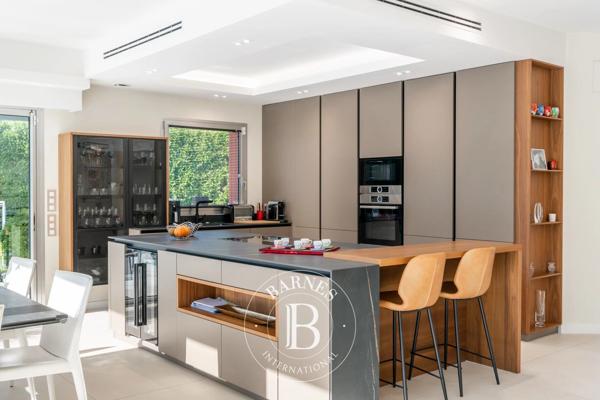 Mougins, Villa 4 Chambres -  211 m² à vendre