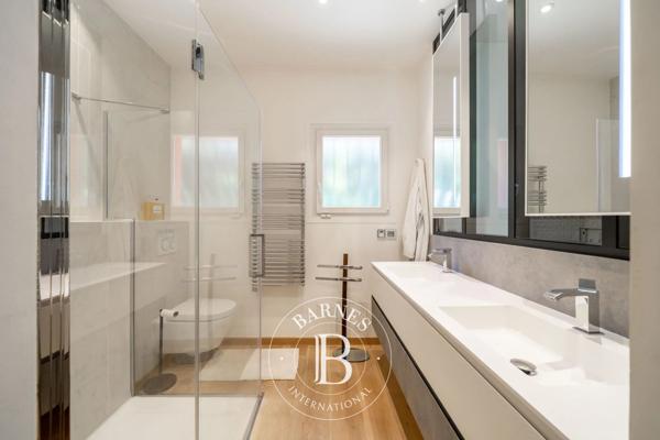 Mougins, Villa 4 Chambres -  211 m² à vendre