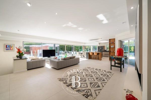 Mougins, Villa 4 Chambres -  211 m² à vendre