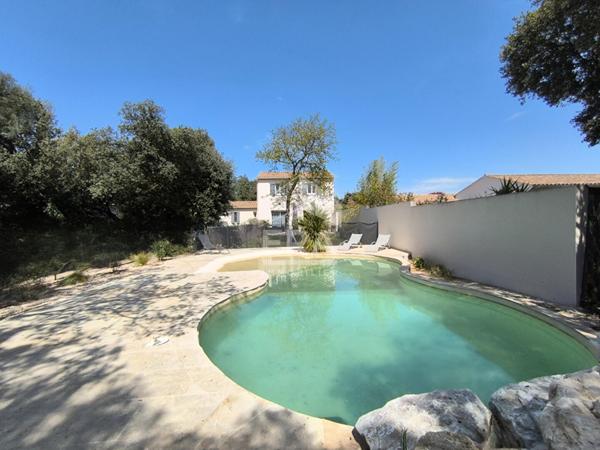 Maison au calme avec superbe piscine et gîte indépendant