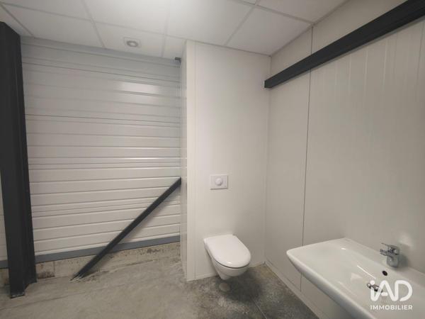 Location local d’activité 358 m² Saône