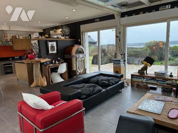 Propriété à Vendre à Hillion en Côtes-d'Armor (22) avec vue sur mer, d'une surface habitable d'...