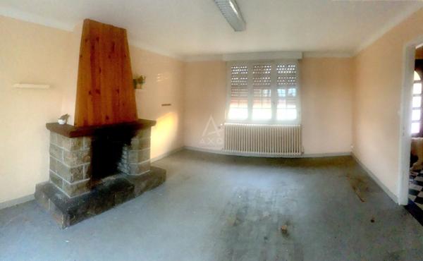 Maison à rénover, beaux volumes et fort potentiel