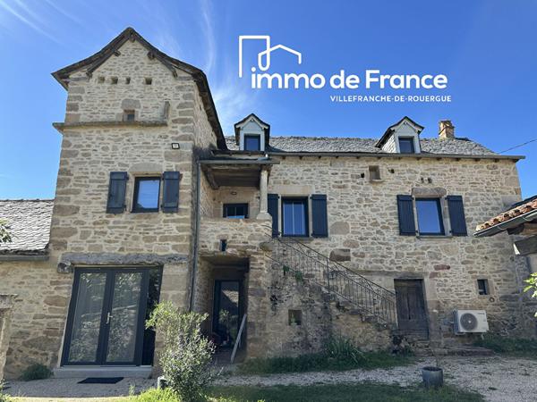 Corps de ferme, maison  3 chambres de 162 m², 2 gîtes sur 130 m², piscine, terrain de 5000 m²