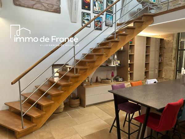 Corps de ferme, maison  3 chambres de 162 m², 2 gîtes sur 130 m², piscine, terrain de 5000 m²