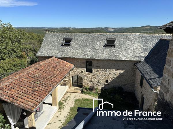 Corps de ferme, maison  3 chambres de 162 m², 2 gîtes sur 130 m², piscine, terrain de 5000 m²