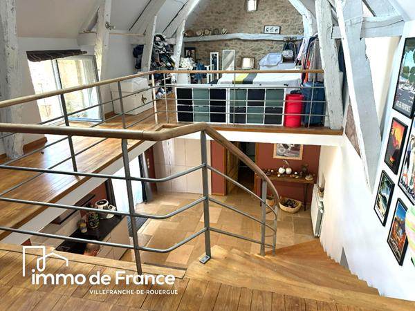 Corps de ferme, maison  3 chambres de 162 m², 2 gîtes sur 130 m², piscine, terrain de 5000 m²