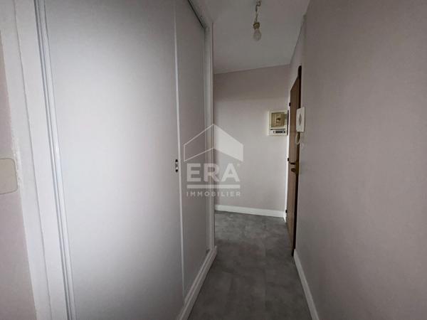 LOCATION STUDIO MEUBLE 27M² SAINNT JEAN DE BRAYE