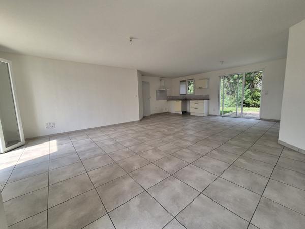 Maison individuelle de plain-pied – 5 pièces – 4 chambres – 105 m²