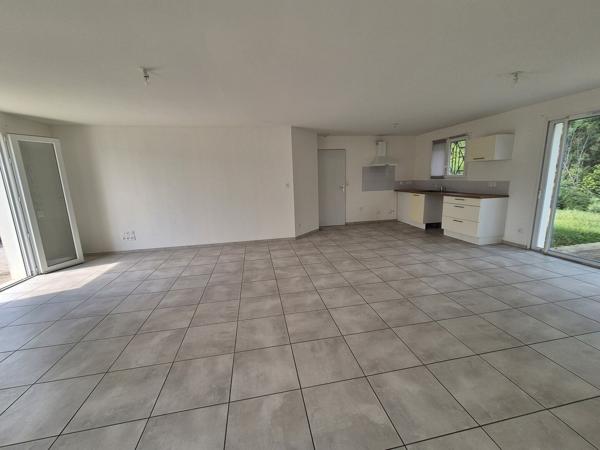 Maison individuelle de plain-pied – 5 pièces – 4 chambres – 105 m²