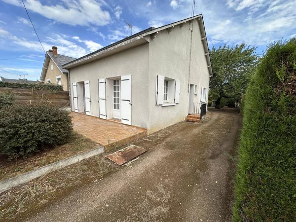 Pavillon 99m²,  3 chambres, dont 1 au  rez-de-chaussée, 2 salles de bain.