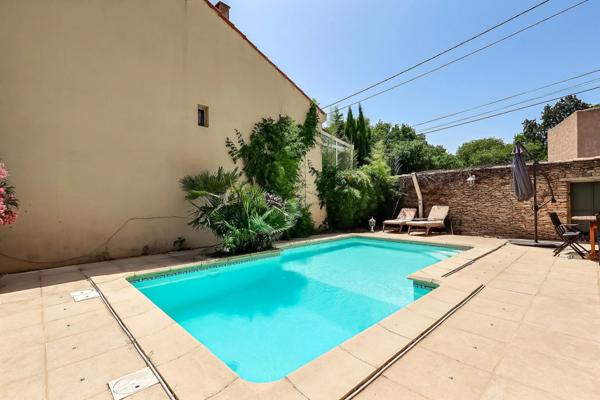 Maison familiale avec piscine - NIMES (30)