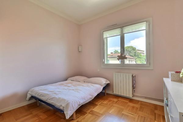 Maison familiale avec piscine - NIMES (30)