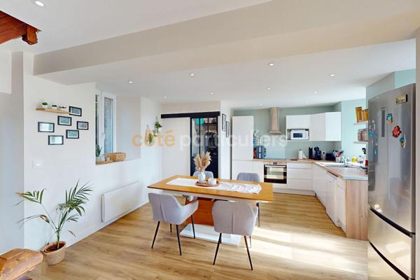 Vente
                Maison115 m² - 6 Pièces -
                    CONDE SUR VIRE (50890)