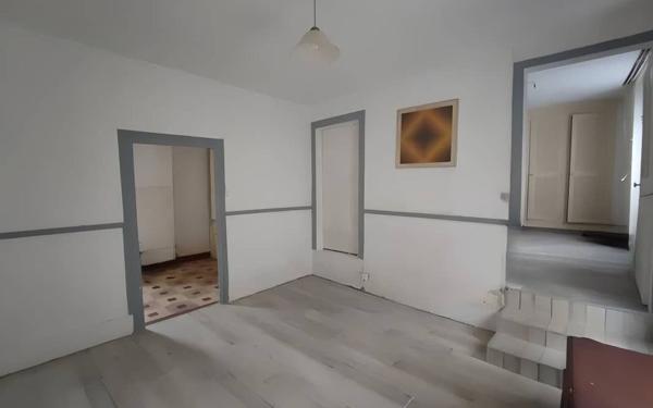 Maison à vendre    3 pièces •  Le Châtelet