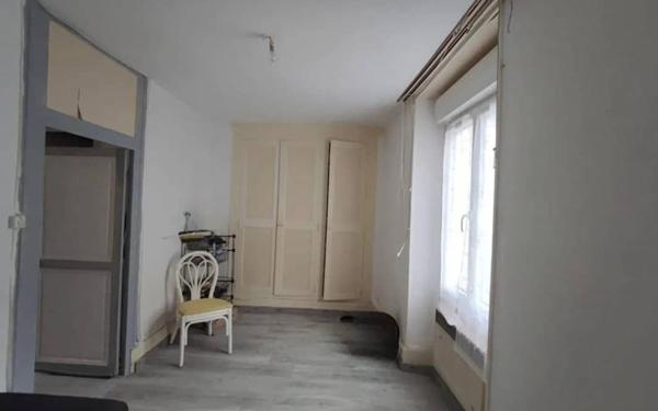 Maison à vendre    3 pièces •  Le Châtelet