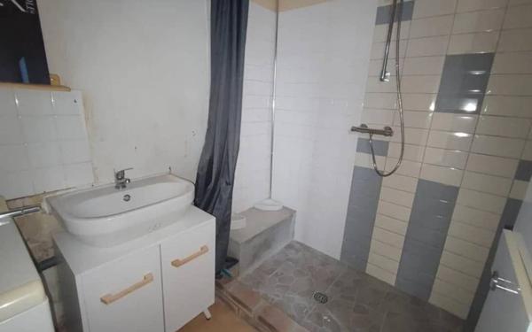 Maison à vendre    3 pièces •  Le Châtelet