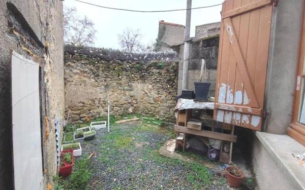 Maison à vendre    3 pièces •  Le Châtelet