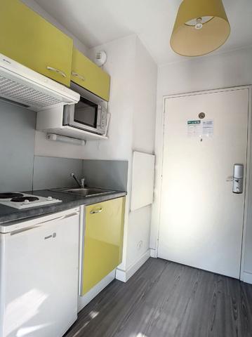 A VENDRE - PAU - Investissement Locatif SÉCURISÉ : Studio Meublé avec Parking et Gestion Appart-Hôtel Clé en Main