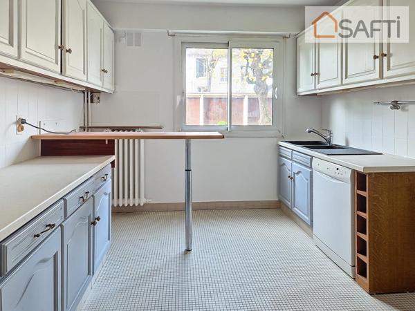 T2 très agréable dans une résidence sécurisée avec gardien, au calme, proche RER et commerces de La Varenne