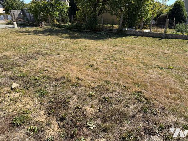 MONTFORT SUR MEU - EXCLUSIVITE, secteur prisé, terrain viabilisé de 386 m².
