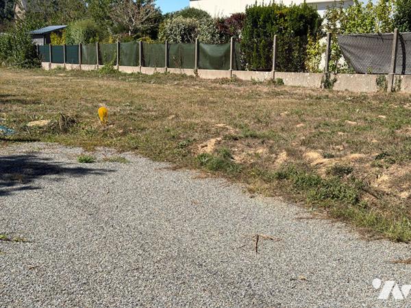 MONTFORT SUR MEU - EXCLUSIVITE, secteur prisé, terrain viabilisé de 386 m².