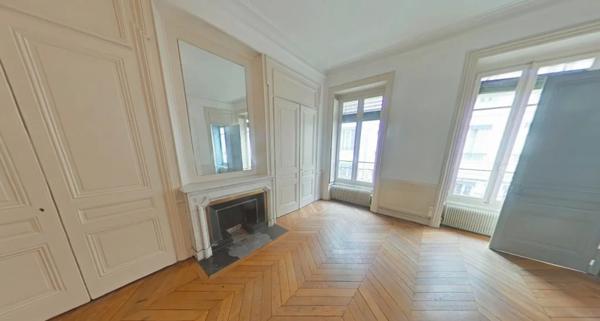 APPARTEMENT T4 A LOUER - LYON 6EME ARRONDISSEMENT Moliere 125.74 m 2 1 940 € charges comprises par mois