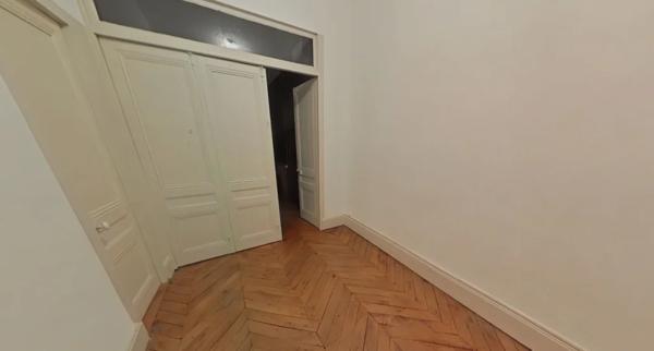 APPARTEMENT T4 A LOUER - LYON 6EME ARRONDISSEMENT Moliere 125.74 m 2 1 940 € charges comprises par mois
