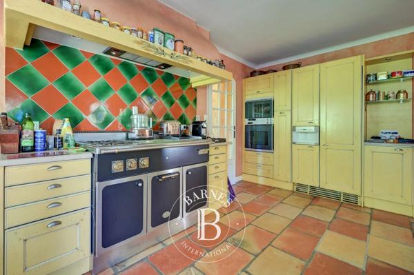 Cabriès, Maison 4 Chambres -  308 m² à vendre