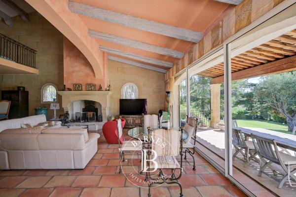 Cabriès, Maison 4 Chambres -  308 m² à vendre
