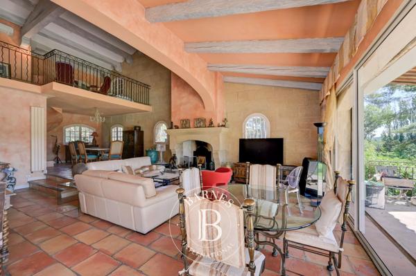 Cabriès, Maison 4 Chambres -  308 m² à vendre
