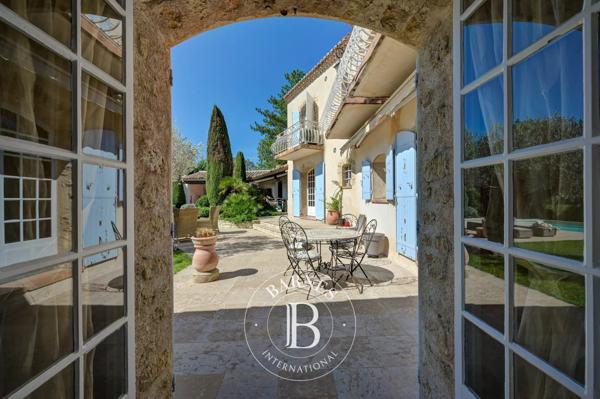 Cabriès, Maison 4 Chambres -  308 m² à vendre