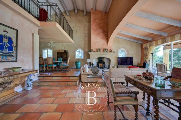 Cabriès, Maison 4 Chambres -  308 m² à vendre