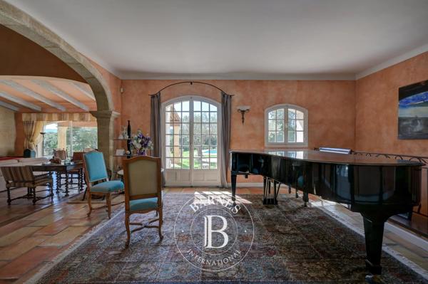 Cabriès, Maison 4 Chambres -  308 m² à vendre