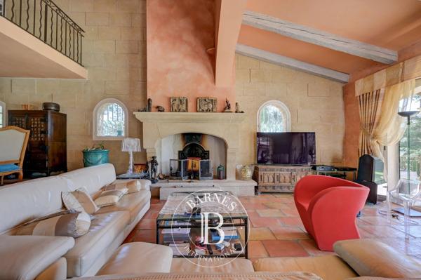 Cabriès, Maison 4 Chambres -  308 m² à vendre