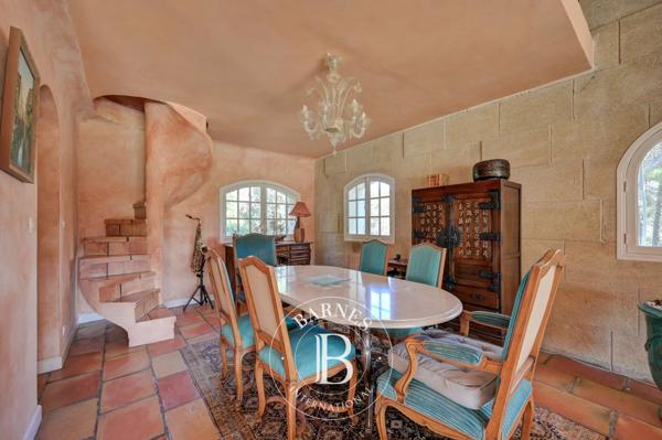 Cabriès, Maison 4 Chambres -  308 m² à vendre