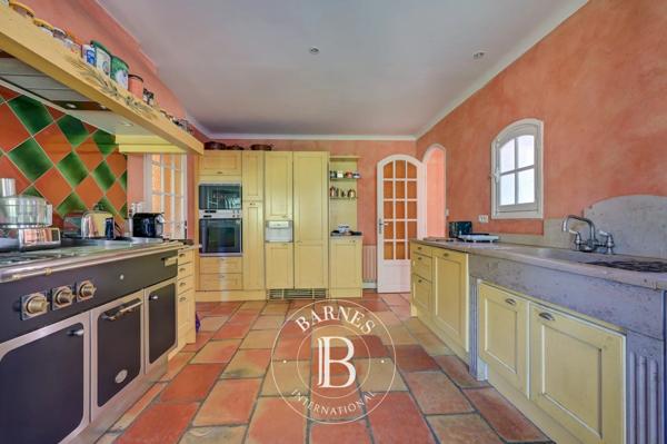 Cabriès, Maison 4 Chambres -  308 m² à vendre