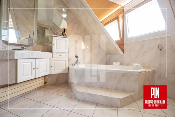 PRÉMARTINE - MAISON 4 CHAMBRES ET 1 BUREAU AVEC JARDIN, PISCINE ET GARAGE !