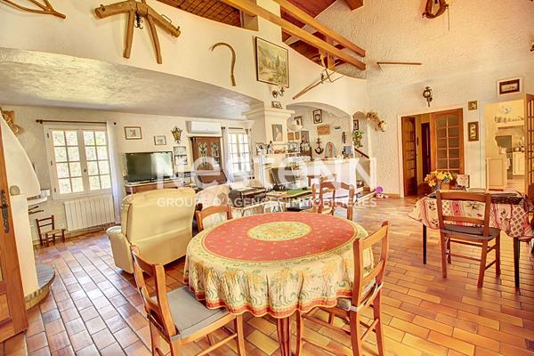 À Vendre ! Propriété au Calme à Lorgues 174m² sur un terrain de 6400m² clos