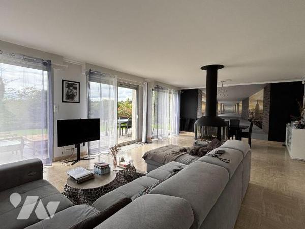 Maison à Vendre à Fougères en Ille-et-Vilaine (35) - A 5min du centre-ville et de l'accès à l'A...