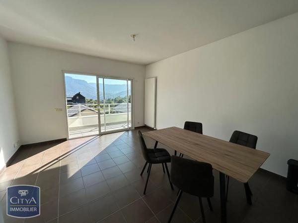 Appartement à louer 2 pièces 42.9m² Jacob-Bellecombette (73000)