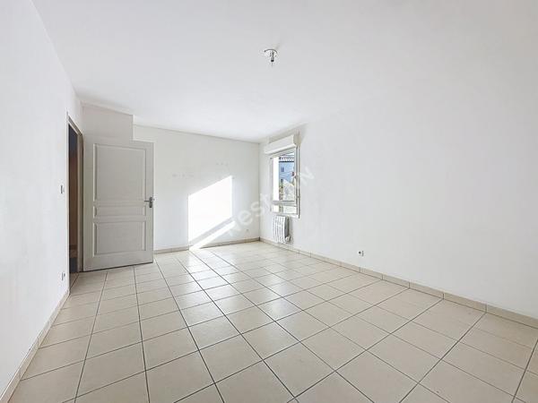 Orvault Haute Vallée / Mulonnière : En vente ! T2 au calme dans résidence récente et sécurisée, parking privé ! Commerces de proximité et C2.