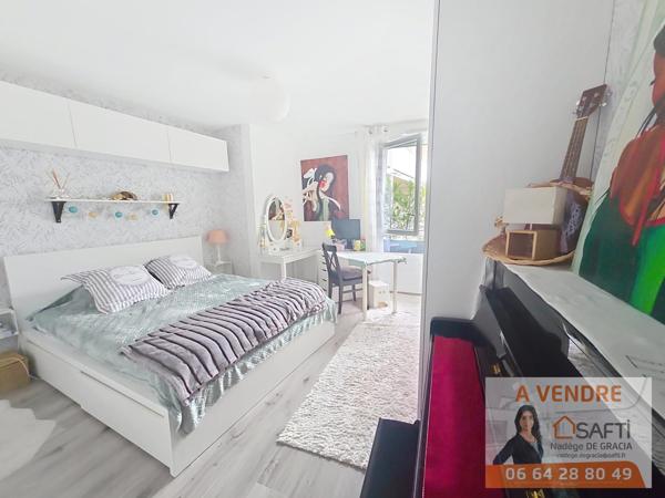 superbe appartement récent vue Pyrénées avec garage