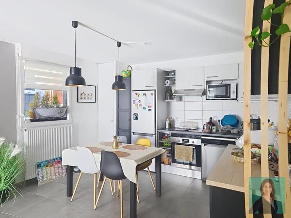 superbe appartement récent vue Pyrénées avec garage