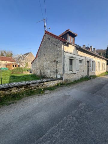 Axe Laon-Soissons : maison en pierres, 3 chambres, garage, atelier et jardin.