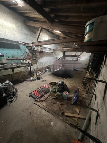 Axe Laon-Soissons : maison en pierres, 3 chambres, garage, atelier et jardin.