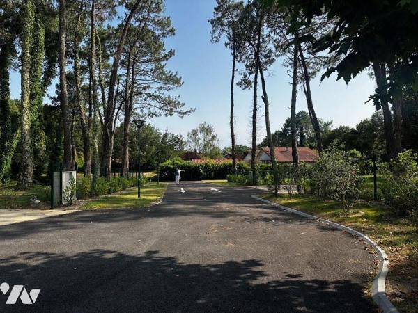 Terrain à Vendre à Labenne Landes (40)
Terrain à bâtir viabilisé de 768m² avec une emprise au ...