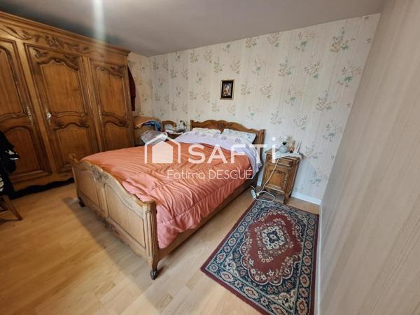 "Venez découvrir votre havre de paix aux Teilleul : une maison spacieuse et sans vis-à-vis, idéale pour une vie sereine !"