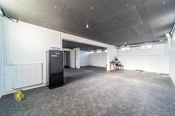 Maison
                                                                                                                                                                                                                                                                                                                        9 pièce(s)                                                                                                                                                                                                          5 chambre(s)                                                                                                                                                                                                          230  m²