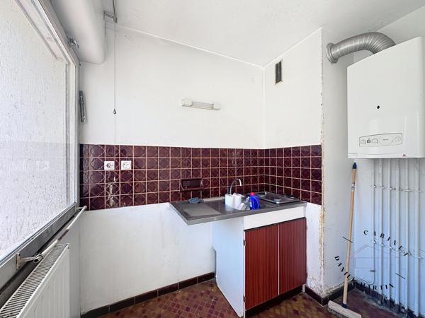 APPARTEMENT T1 AVEC BALCON PROCHE BARRIERE ST GENES TALENCE